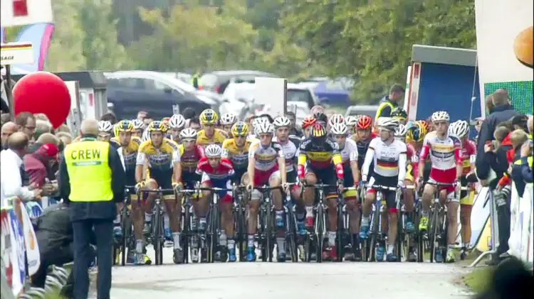 Sven Nys was caught looking at his feet at the start - Superprestige Gieten 2014 (Vier.be screenshot)