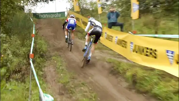 Too much power: van der Poel slides out chasing van der Haar - Superprestige Gieten 2014 (Vier.be screenshot)
