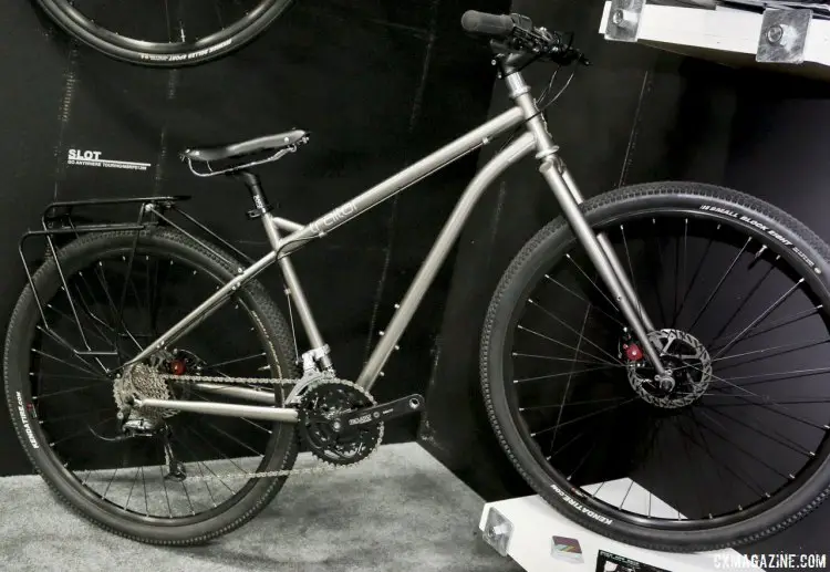 The go-anywhere Traitor Slot brings a flat bar, fat tires and a triple crankset to help you conquer anything without suspension. © Cyclocross Magazine