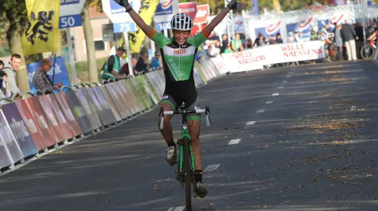 Nobody in sight: Sophie de Boer wins the Koppenbergcross 2014 going away from Jolien Verschueren and Sanne Cant. © Bart Hazen / Cyclocross Magazine