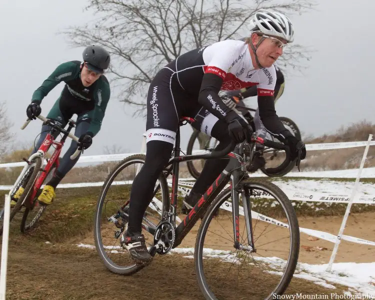 Dan Teaters (Green Bay, WI), David Lombardo (Crystal Lake, IL), and Brandon Feehery (Homewood IL) battled one another the entire race for the top step of the podium in the Men's 1/2/3 race.