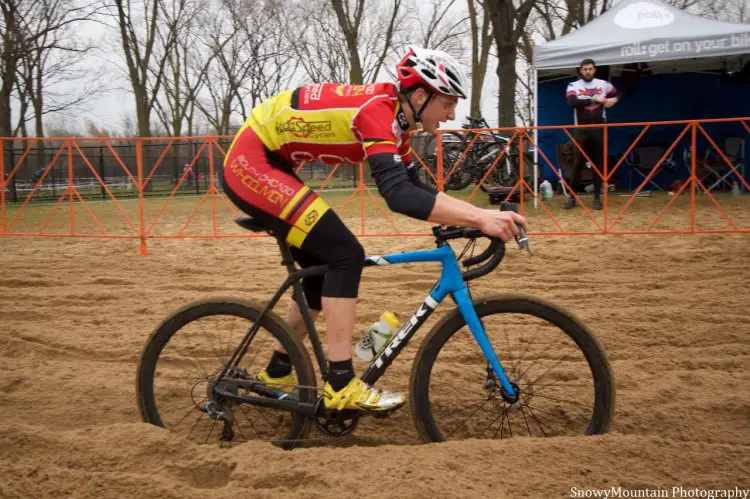 By midday, the main-rut in the sand pit was bottom bracket deep. Michael Dutczak (Crete, IL) committed to that rut.