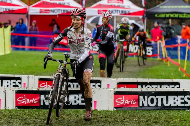 Bruno Roy leads a group through the Stan's NoTubes barriers © Todd Prekaski