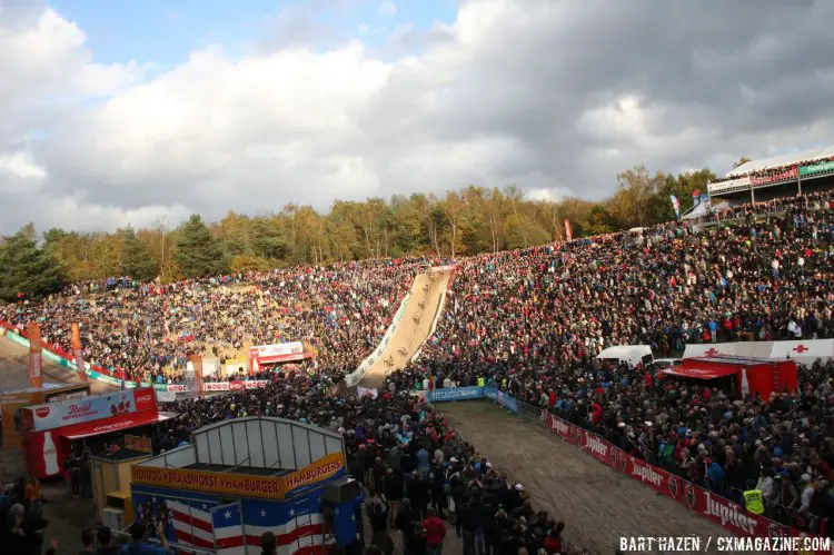 A roaring crowd set the ambiance in Zonhoven. © Bart Hazen