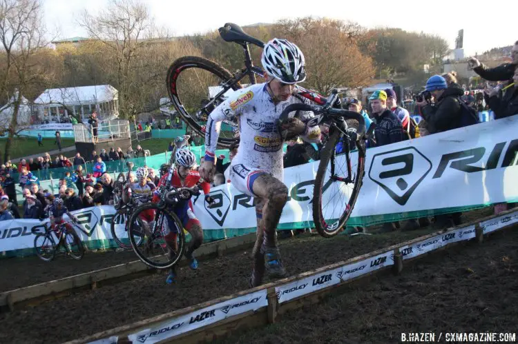 Five riders stayed on the front at Milton Keyes after Lars van der Haar bridged a gap in the early laps. © Bart Hazen