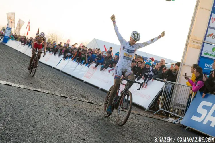 Pauwels took Vantornout at the final stretch despite being behind at the last corner. © Bart Hazen