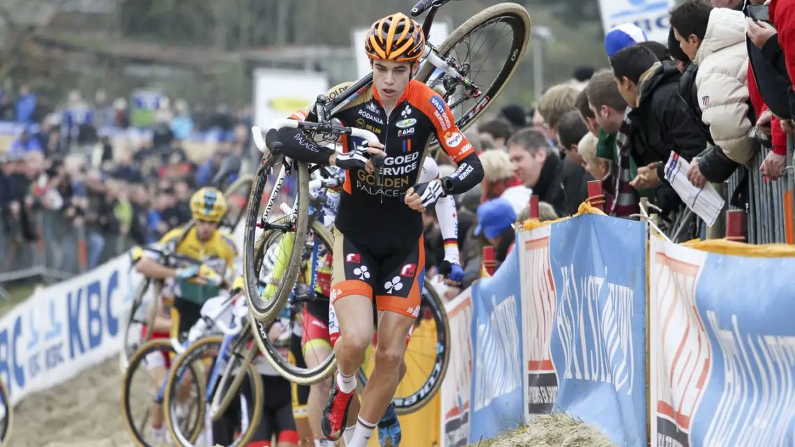 Van Aert trained in the sand and wasted no time showing off his skills. 2014 Koksijde UCI Cyclocross World Cup, Elite Men. © Bart Hazen / Cyclocross Magazine