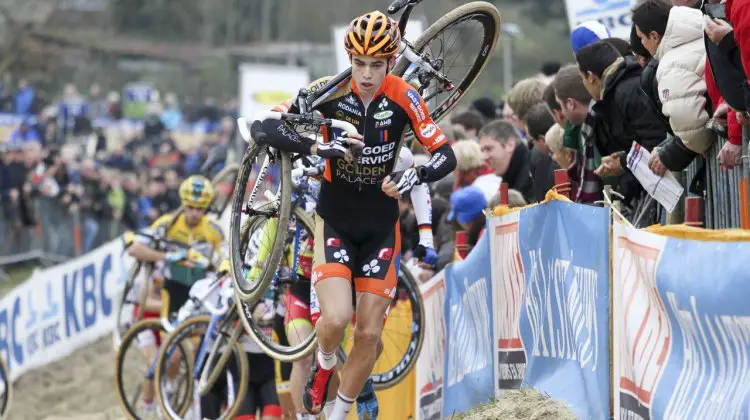 Van Aert trained in the sand and wasted no time showing off his skills. 2014 Koksijde UCI Cyclocross World Cup, Elite Men. © Bart Hazen / Cyclocross Magazine