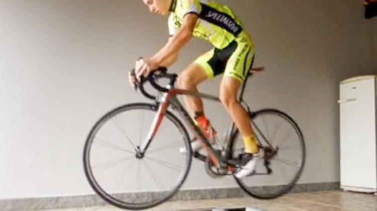 Érick Bruske's video of how to combine roller workouts with bike skills drills.