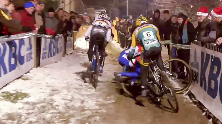 Lars van der Haar crashes in the same corner twice at the 2014 Superprestige Diegem.