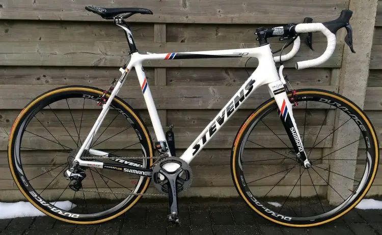 Wietse Bosmans' model is the newly released version of the standard team bike colors and components for Enertherm-BKCP