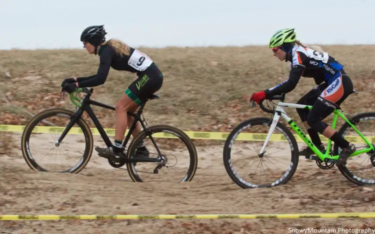 Sydney Guagliardo (Barrington, IL) and Samantha Schneider (Milwaukee, WI) navigate a sand dune in the women's 1/2/3. © SnowyMountian Photography