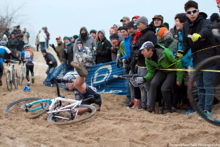 The lively crowd "had moar fun" as they watched Cat 4/5 riders "navigate" the sand. © SnowyMountian Photography