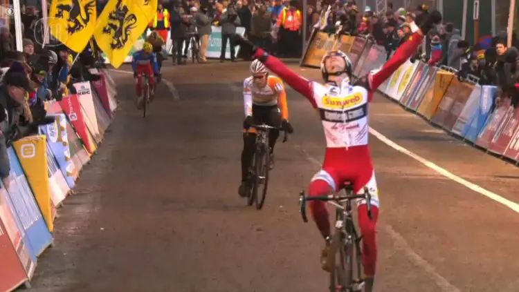 Vanthourenhout enthralled with a win in Diegem. photo: vier.be screenshot