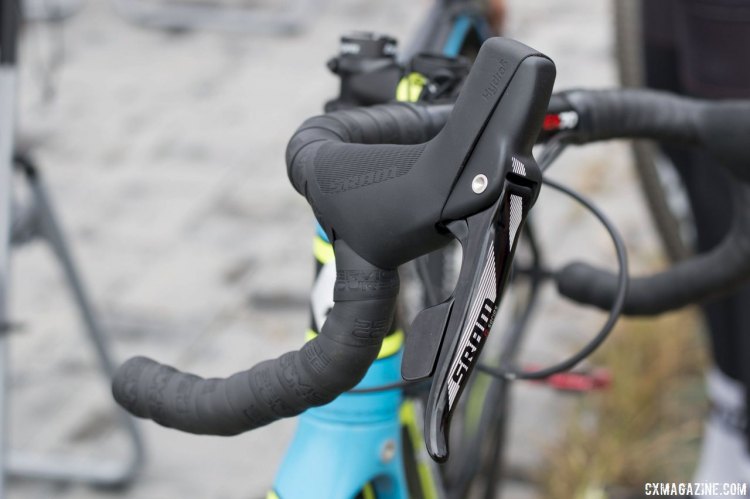 SRAM hydraulic brake levers are unmistakable. © Cyclocross Magazine