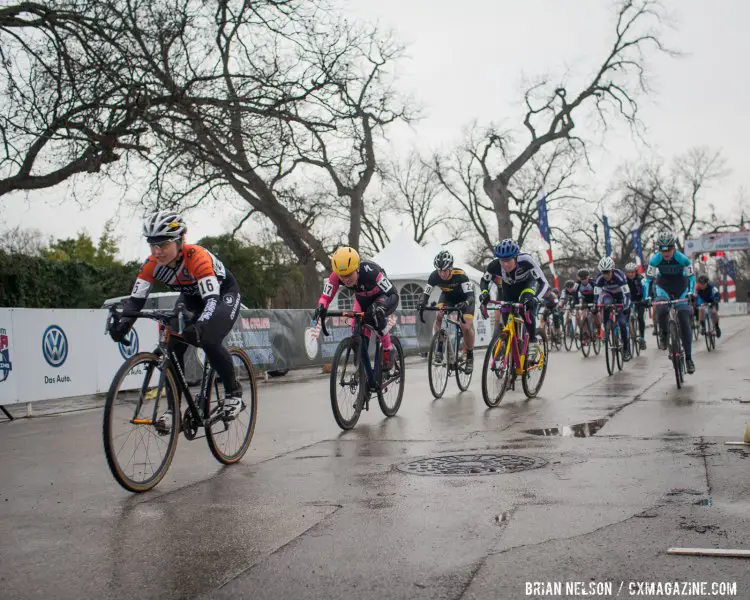 A wet start to the Women's 30-34 race. © Brian Nelson