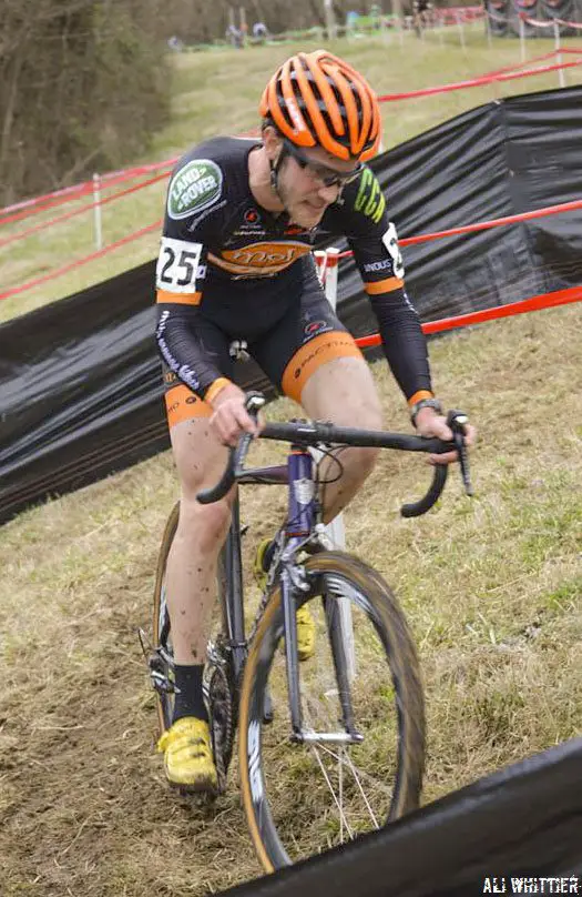 Travis Livermon in the lead, carving the off-camber turn. 2015 Kingsport Cyclocross Cup. © Ali Whittier