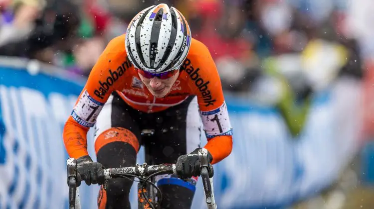 Marianne Vos' streak of gold medals and rainbow jerseys came to an end, but she continued her podium run and fought off her hamstring injury to finish third. 2015 World Championships, Tabor. © Matthew Lasala / Cyclocross Magazine