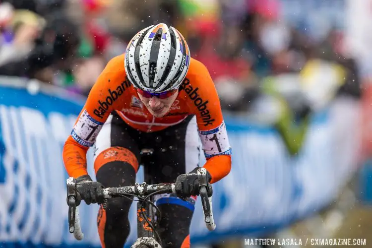 Marianne Vos' streak of gold medals and rainbow jerseys came to an end, but she continued her podium run and fought off her hamstring injury to finish third. 2015 World Championships, Tabor. © Matthew Lasala / Cyclocross Magazine