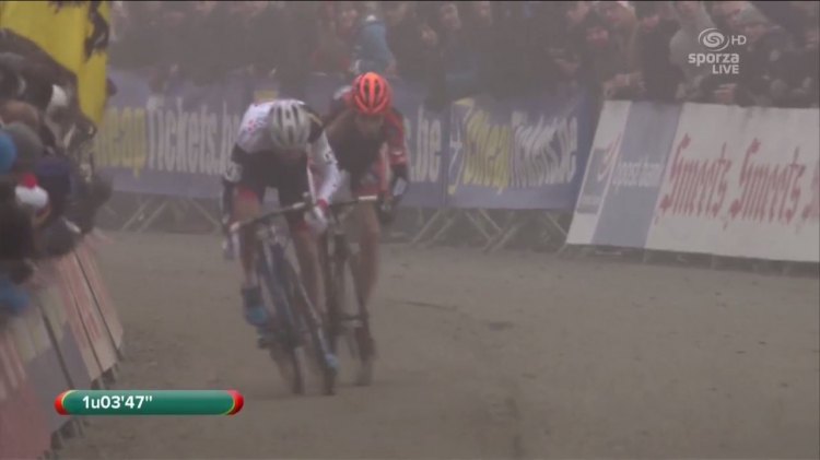 Van Aert and Van der Poel battled to the end of the race in what has led to one of many epic battles leading to worlds. Footage from Sproza