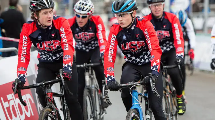 The Junior Men's team warming up together. © Mike Albright / Cyclocross Magazine