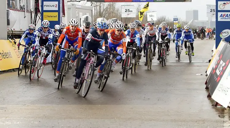 The start of the women's race in Louisville - 2013 Cyclocross World Championships © Brian Nelson / Cyclocross Magazine