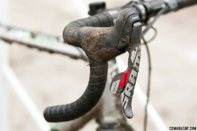 The tried and true technology is good enough for a win. Hecht uses 10-speed SRAM Red Shifters and mechanical disc brakes. © Cyclocross Magazine