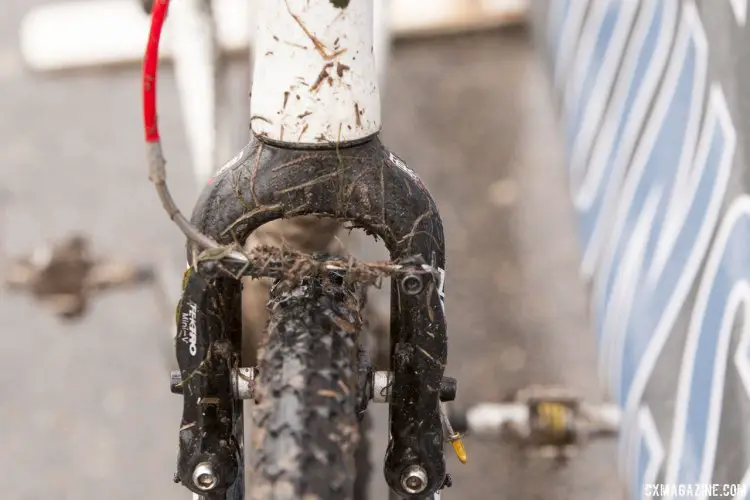 The Ritchey WCS fork has tons of tire clearance, and the Tektro 926A mini v-brake helps eliminate chatter. © Cyclocross Magazine