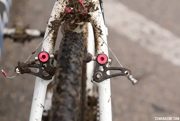 Origin 8 cantilever low-prifle brakes are set up to offer maximum pad clearance. © Cyclocross Magazine