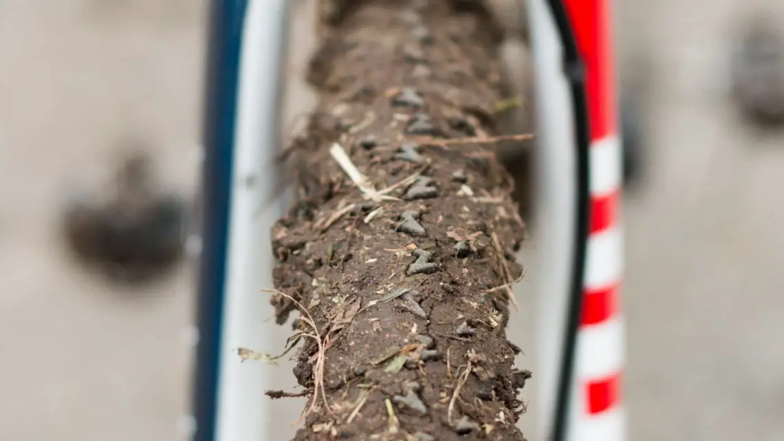 Finally, Compton’s favorite FMB Elite tubulars, easily recognizable by the pink sidewall, with the FMB Super Mud tread, are mounted to Bontrager Aeolus3 carbon rims. © Cyclocross Magazine