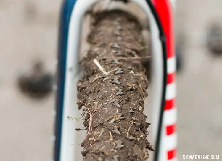 Finally, Compton’s favorite FMB Elite tubulars, easily recognizable by the pink sidewall, with the FMB Super Mud tread, are mounted to Bontrager Aeolus3 carbon rims. © Cyclocross Magazine