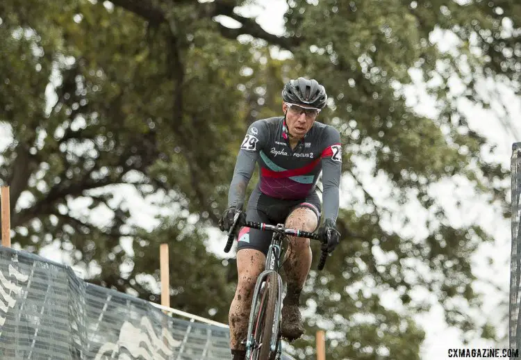 Jeremy Powers plays it cool in the shade of Zilker's Heritage Tree - 2015 Cyclocross National Championships © Cyclocross Magazine