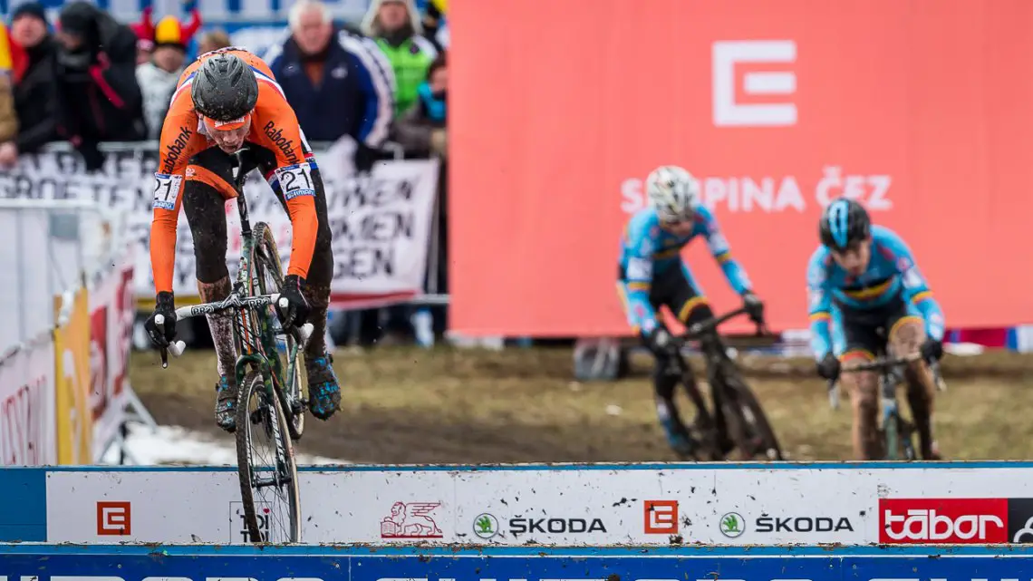 Van der Poel kept risking the barriers, although it took him three laps to get his hopping dialed. © Matthew Lasala / Cyclocross Magazine