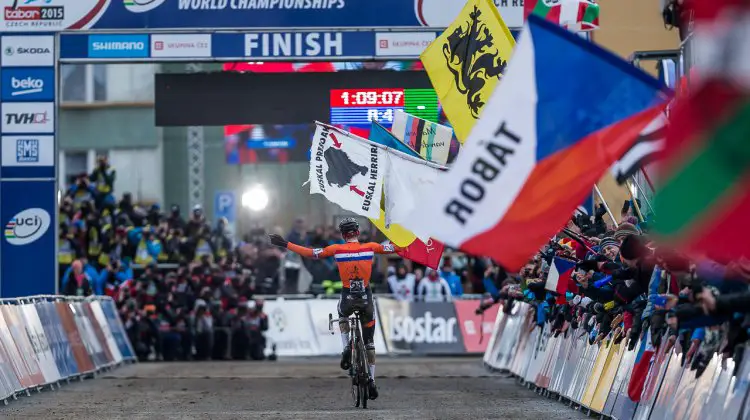 Van der Poel rides towards a wall of photographers and promising season wearing the rainbow jersey. © Matthew Lasala / Cyclocross Magazine