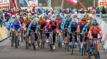 The men erupted off the line at Tabor, with Van der Haar taking the holeshot and Powers fighting to stay up front until the first turn. © Matthew Lasala/Cyclocross Magazine