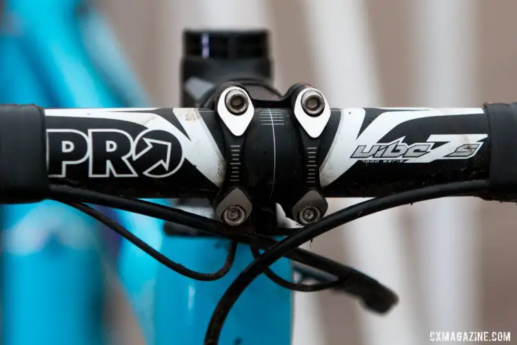 Shimano S Alloy Pro Vibe 7s Stem And Handlebar Gives Page S Bike A More Traditional Old School Appearance Compared To Mathieu Van Der Poel S All Carbon Pro Stealth Cockpit C Cyclocross Magazine Cyclocross Magazine
