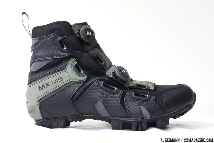 Lake Cycling’s MX145 cold and mild weather cycling shoe. © Andrew Reimann/Cyclocross Magazine