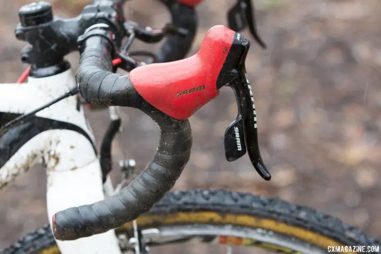 SRAM Apex brake levers were the only model of the SRAM groups to not use carbon (with the exception of singlespeed levers). This would only change with the introduction of Rival 22, which is currently the only 11-speed SRAM brake lever to use aluminum. © Cyclocross Magazine
