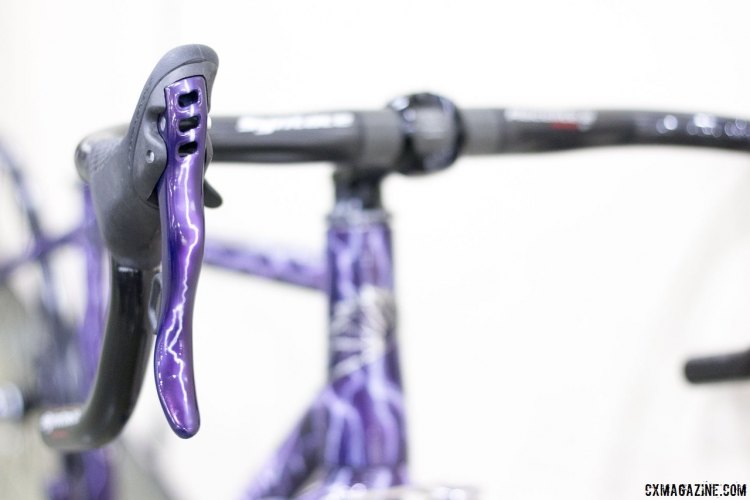 The Campagnolo Record EPS levers are painted to match the frame: same goes for the derailleurs, rims and crankarm. © Cyclocross Magazine