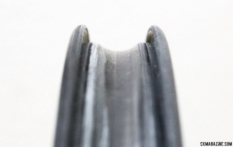 The Easton EC90 SL carbon tubeless rim is 19mm wide (internal) and 38mm deep. © Cyclocross Magazine