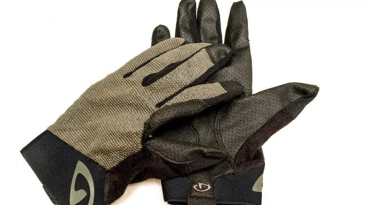 The Giro Rivet II long finger cycling gloves. © Cyclocross Magazine