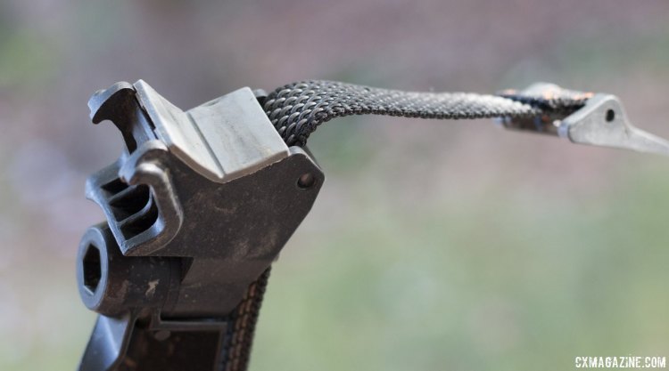The rubber V-shaped mount accomodates various seat post sizes, but a contoured, size-specific interface might add more security and friction. © Cyclocross Magazine