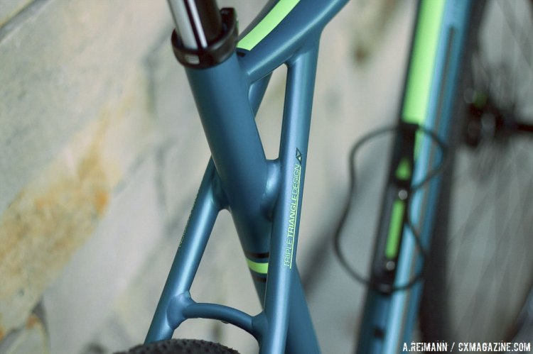 GT uses the triple triangle design in the Grade Alloy X. © A. Reimann / Cyclocross Magazine