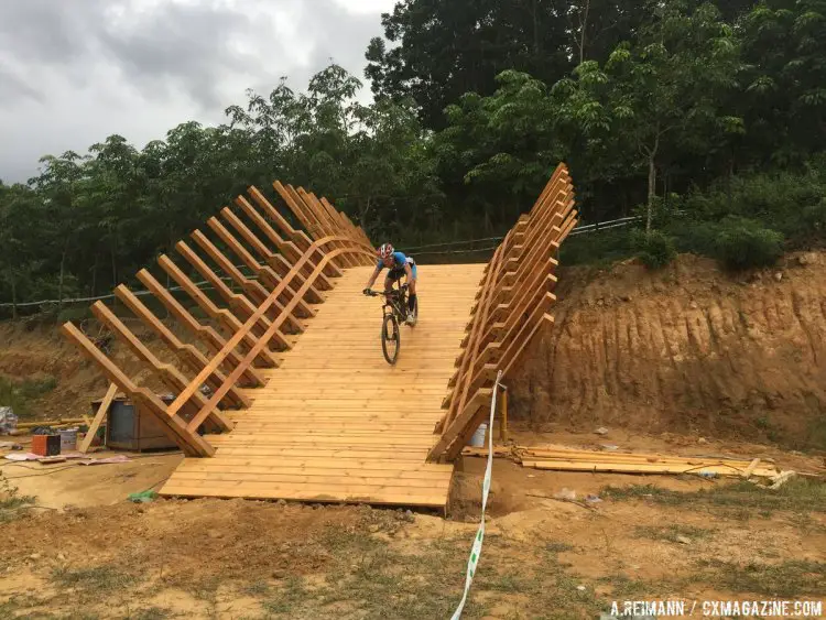 2015 Qiansen Trophy C1 UCI Race, Station Two. © Andrew Reimann / Cyclocross Magazine