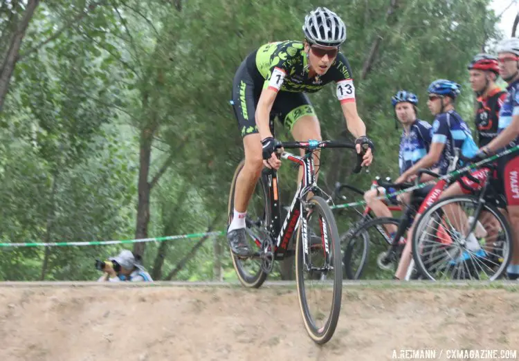 Vardaros prepares to descend on one of China’s many course features. © A. Reimann / Cyclocross Magazine