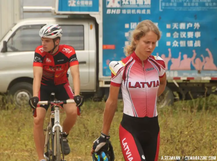 2015 Qiansen Trophy C1 UCI Race, Station Two. © Andrew Reimann / Cyclocross Magazine