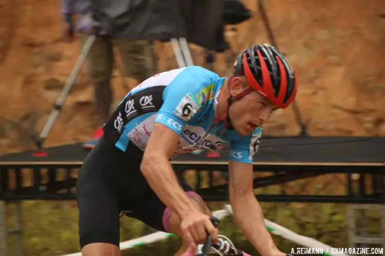 2015 Qiansen Trophy C1 UCI Race, Station Two. © Andrew Reimann / Cyclocross Magazine 