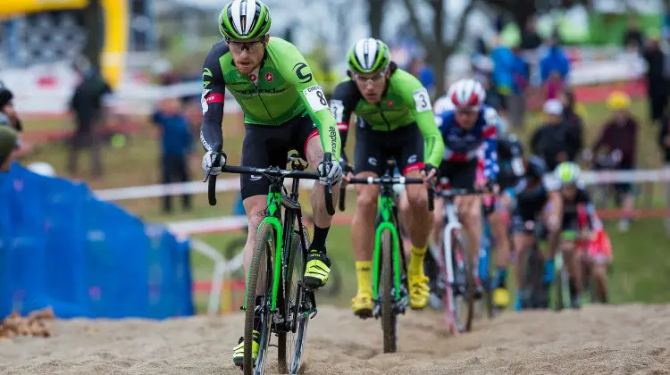 The Cannondale p/b Cyclocrossworld.com duo of Curtis White and Stephen Hyde kept the pace high at the start and strung out the field.