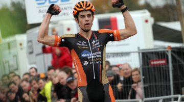 Wout van Aert won Superprestige Zonhoven with time to spare. © Bart Hazen