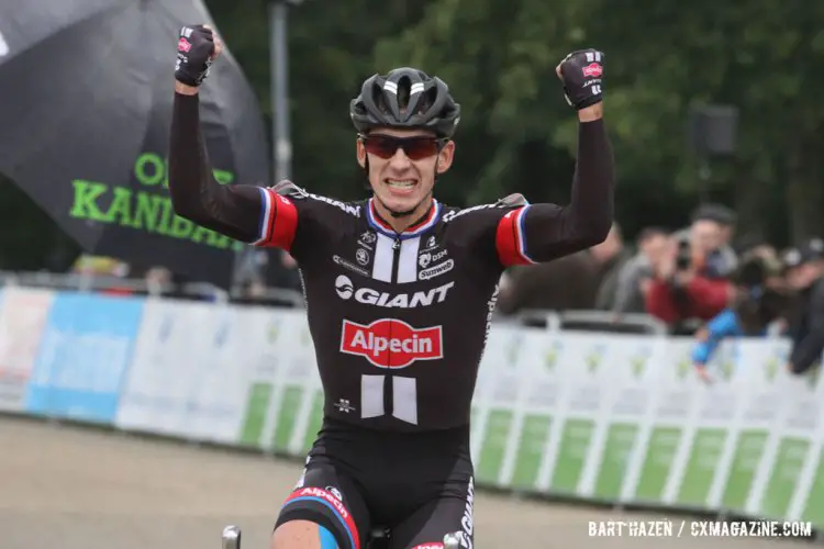 Lars van der Haar went clear early to win the Valkenburg World Cup Elite Men's race solo and in a commanding fashion. © Bart Hazen